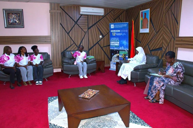 Benicia Yipènè KINDA and her team with Her Excellency Aminata Zerbo-Sabane, Minister of Digital Transition, Posts and Electronic Communications